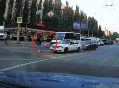 Шестое чувство пешехода спасло девушку от травм в Воронеже