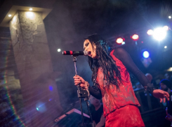 Песню, под которую почти у каждого был секс, спела Линда на концерте в Воронеже