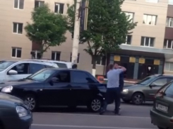 Драка воронежского и белгородского водителей попала на видео