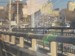 В 8-балльных пробках замер Воронеж в начале рабочей недели