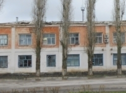 Штормовой ветер унес крышу дома в Воронежской области