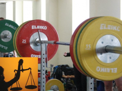 Воронежского тяжелоатлета обвиняют в контрабанде допинга