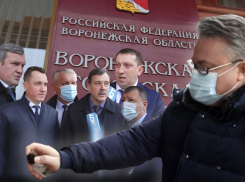 Депутаты убегают от неудобных вопросов и жонглируют тарифами ЖКХ в Воронеже