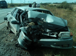 В Воронежской области легковушка столкнулась с автобусом: погибли двое