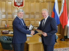 Состоялась встреча губернатора Александра Гусева с генеральным директором компании «ВЫБОР» Александром Цыбань