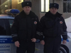 Полицейские спасли машину с детьми на трассе М-4 под Воронежем
