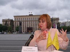 «Доморощенного бюрократа» Сухачеву провожают с воронежской культурной сцены