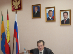 Руководителя управления ветеринарии Воронежской области уволили из-за утраты к нему доверия