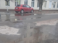 Великий потоп захватил двор в Воронеже