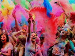 Из-за жалобы православного активиста фестиваль красок в Воронеже отменили
