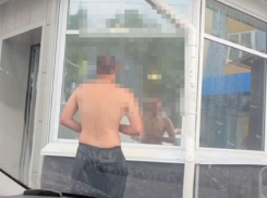 Самый летний прием душа показали на видео в Воронеже