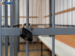 Пьяный воронежец чуть не убил двоих металлической трубой в кафе