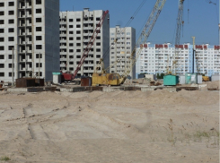 В Воронеже строители в очередной раз начали застраивать жилой квартал без школ и детских садов