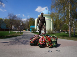 В Воронеже почтили память героев, отдавших жизни в Аргунском ущелье во время Чеченской кампании