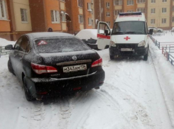 Воронежцы устроили спор из-за автохама и машины скорой помощи