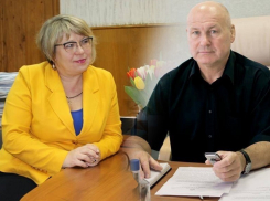 Префект Кокорева и её фаворит Филипцов пытаются легализовать захваченную землю в Воронежской области