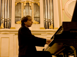 Пианист с мировым именем Мирослав Култышев выступит в Воронеже на сцене филармонии