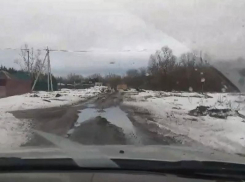 Воронежцы пропадают без дороги в глубинке, но на них плюют в местной администрации