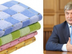 За голосование в пользу Александра Гусева пенсионерам дарят махровые полотенца