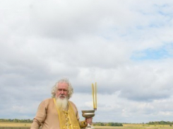 Священник РПЦ Александр Островский: «Церковь не может призывать людей проливать кровь»