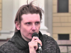 В Москве оперативники обыскивают квартиру лидера движения «В Защиту Хопра» Константина Рубахина