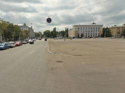 В Воронеже на площади Ленина девушка на «Шевроле» сбила пожилую женщину