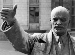 71 год назад в центр Воронежа вернули обновленного Ленина