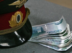 Новоронежский полицейский получил взятку в 10 тысяч рублей