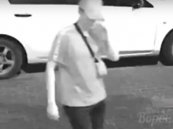 О мужчине, преследующим девушек, предупредили воронежцев