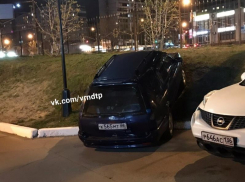 Дерзкую парковку воронежского гостя похвалили за компактность