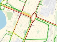 Левый берег Воронежа встал в мертвой пробке из-за серии ДТП