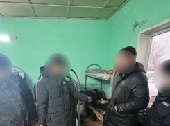 Азартный игрок в карты напал с ножом на спящего в Воронежской области