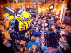 Трансформер накормил жителей Воронежа в новой пиццерии