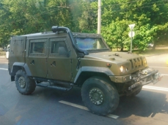 Воронежцы удивились редкому военному автомобилю на улице Ворошилова