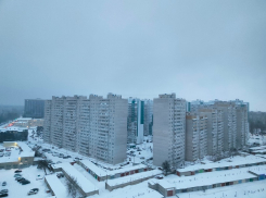 Украинский беспилотник рухнул на дом в Воронежской области и повредил его