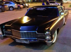 Шикарный Cadillac 1968 года сфотографировали в Воронеже
