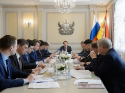 Алексей Гордеев отчитал чиновников за уборку воронежских улиц 