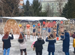 Полуголые мужчины и женщины устроили смелую акцию в центре Воронежа