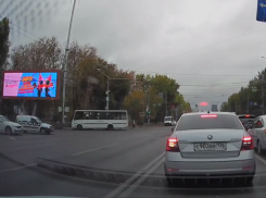 Наглая выходка маршрутчика попала на видео в Воронеже
