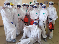 Больница показала, как медики отмывали закрывшееся отделение COVID-19 в Воронеже 