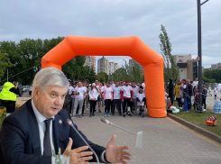 Воронежского губернатора пиарят в СМИ рекордными суммами, а детям-сиротам собирают деньги на марафоне 