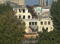 Разрушение школы в центре Воронежа попало на видео 