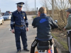 Воронежских байкеров начали массово проверять полицейские 