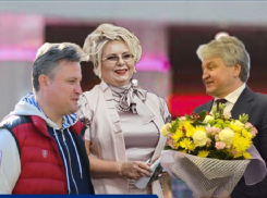 «Савицкую «нецензурно» мэр посадил на бабки»