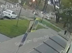 Момент смертельного ДТП с упавшим на ребёнка дорожным знаком попал на видео
