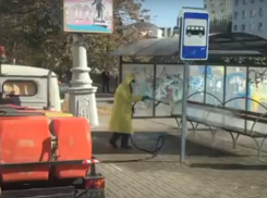 Обработка остановки от COVID-19 попала на видео в Воронеже