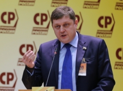 Олег Пахолков: Господа чиновники, предприниматели начнут платить налоги, когда вы перестанете их доить
