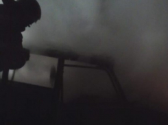 В Новохоперске ночью сгорел ВАЗ-2107