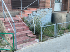 Свидетелей смерти выпавшей из окна девушки ищут в Воронеже