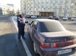 В Воронеже инспекторы ДПС «ловили» затонированные машины (ФОТО)